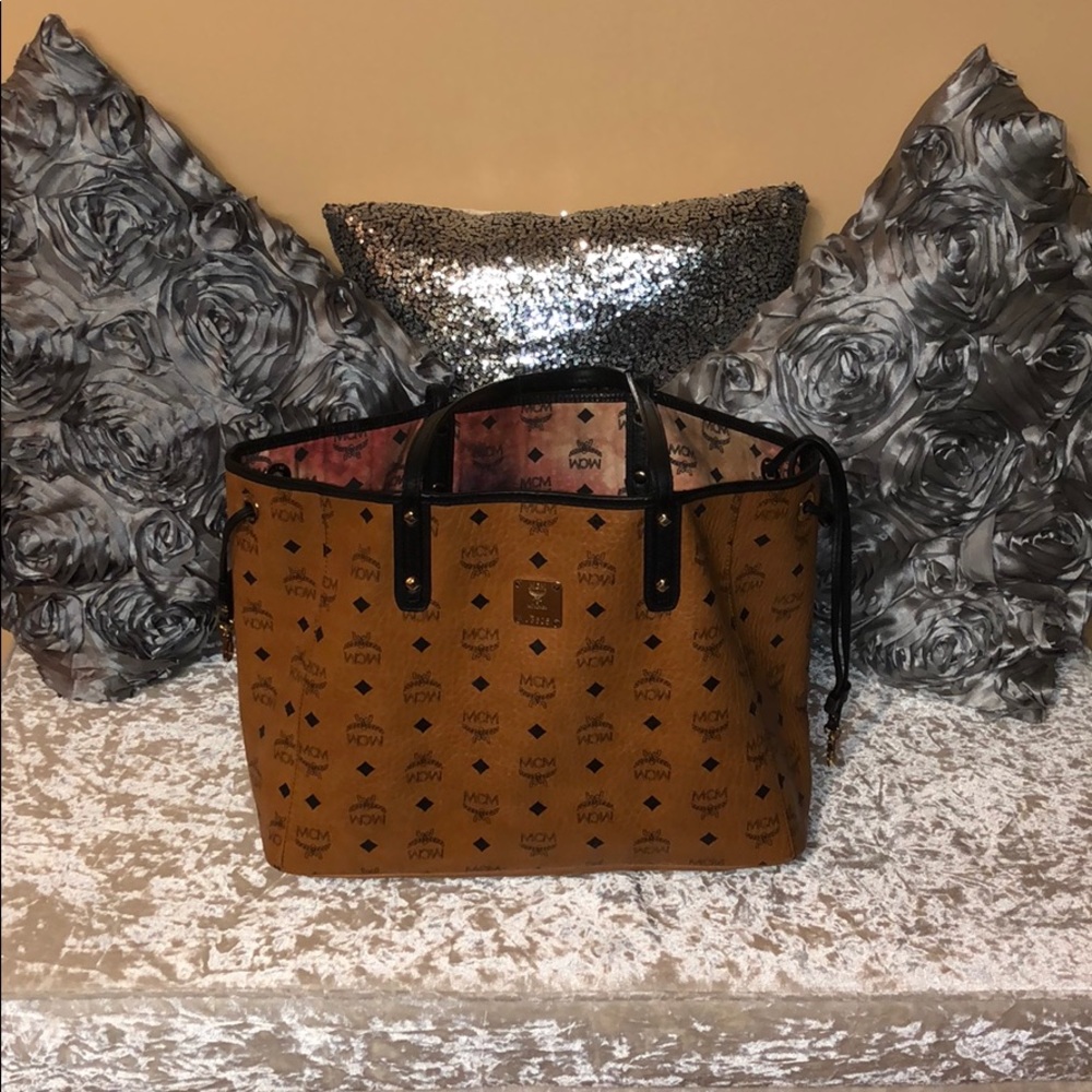 MCM TOTE 👜